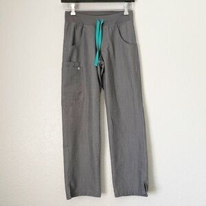 𝅺FIGS Technical Collection Gray Kade Cargo Scrub Pants XXS Petite